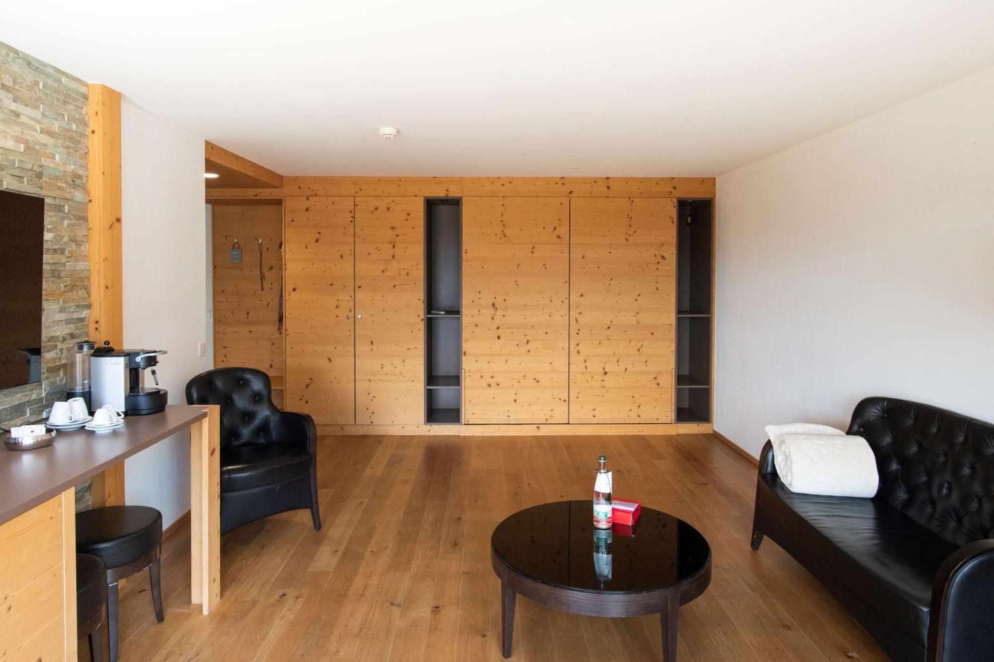 שארמיי Hotel Cailler & Bains De La Gruyere מראה חיצוני תמונה